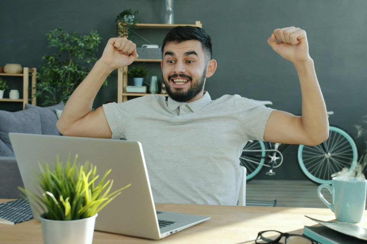 Jak oszczędzać i inwestować będąc studentem?